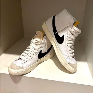 Nike Mid Blazers